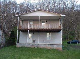 613 1st Ave S, Nitro, WV 25143