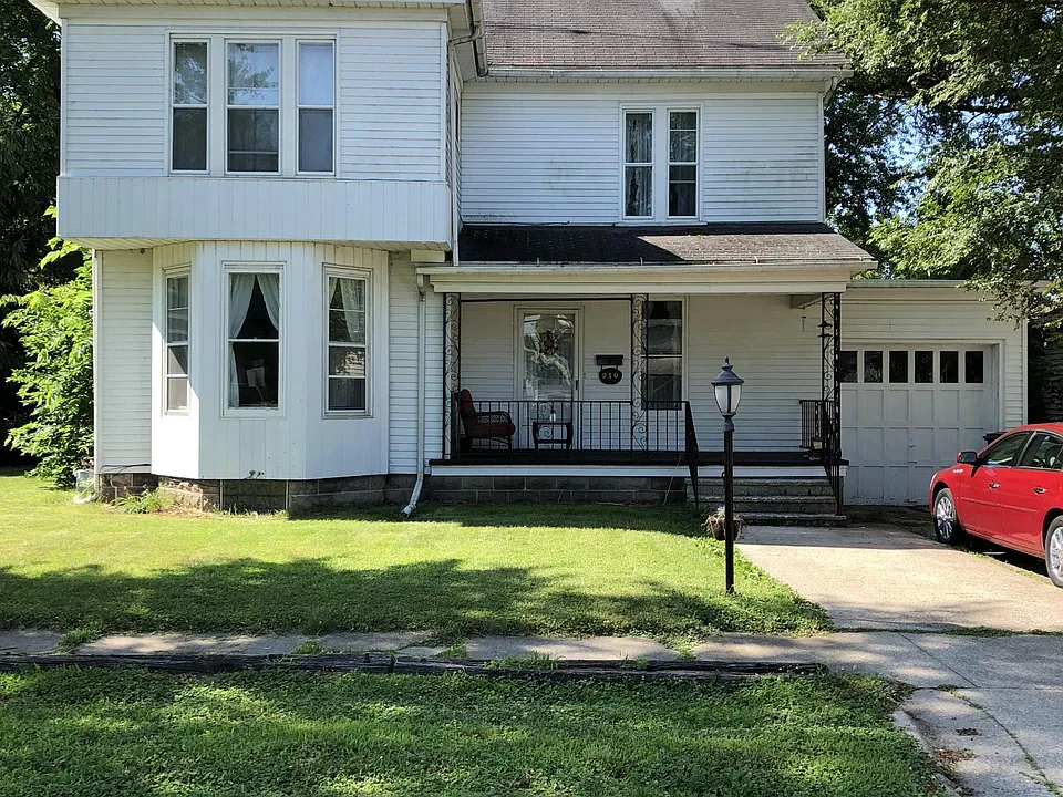 910 E Fort Wayne St