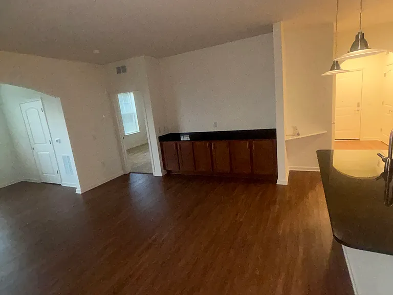 164 Huntwellwest Blvd #1 — Photo 3
