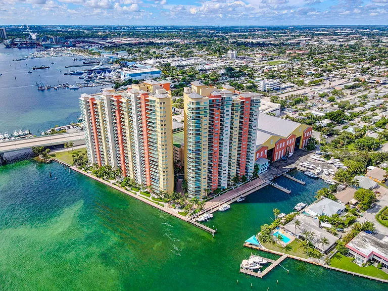 2640 Lake Shore Dr #2014 — Photo 92
