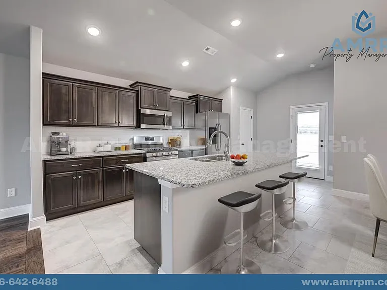 201 SW Vicki St — Photo 10