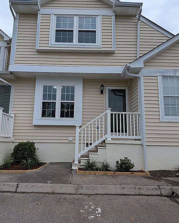 1st image of 613 Vose Rd