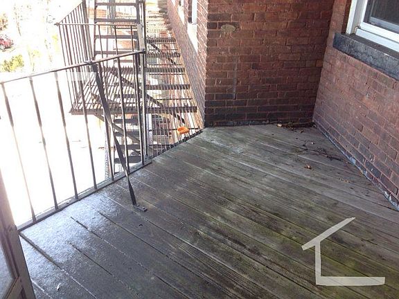 4th image of 3100 Tappan St #4