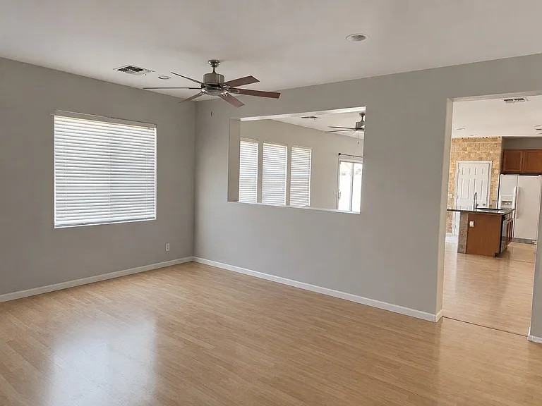 2562 W Alta Vista Rd — Photo 4