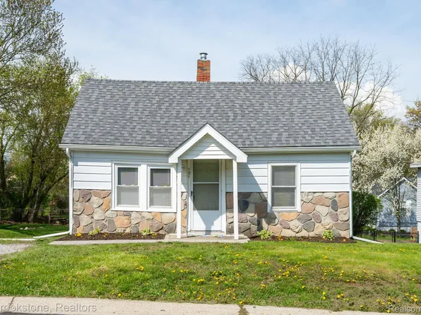 101 Tebeau Ct, Auburn Hills, MI 48326