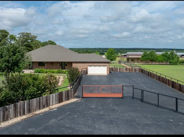 904 County Road 3341, Paradise, TX 76073