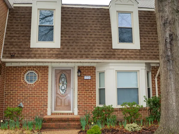 1026 Tottenham Ln, Virginia Beach, VA 23454