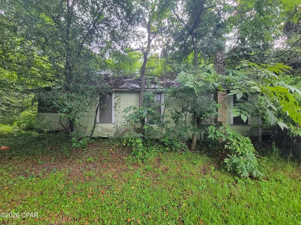 959 3rd Ave, Graceville, FL 32440