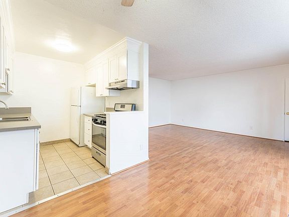 2nd image of 1812 N Gramercy Pl #3