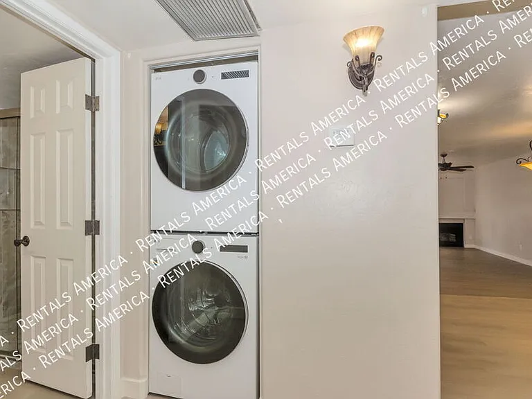 5675 N Camino Esplendora #1105 — Photo 9
