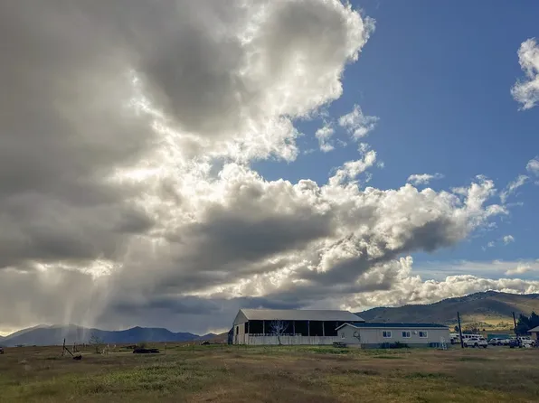 6608 Shelley Rd, Montague, CA 96064