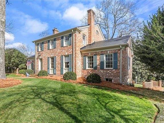 4th image of 1606 Riverside Dr