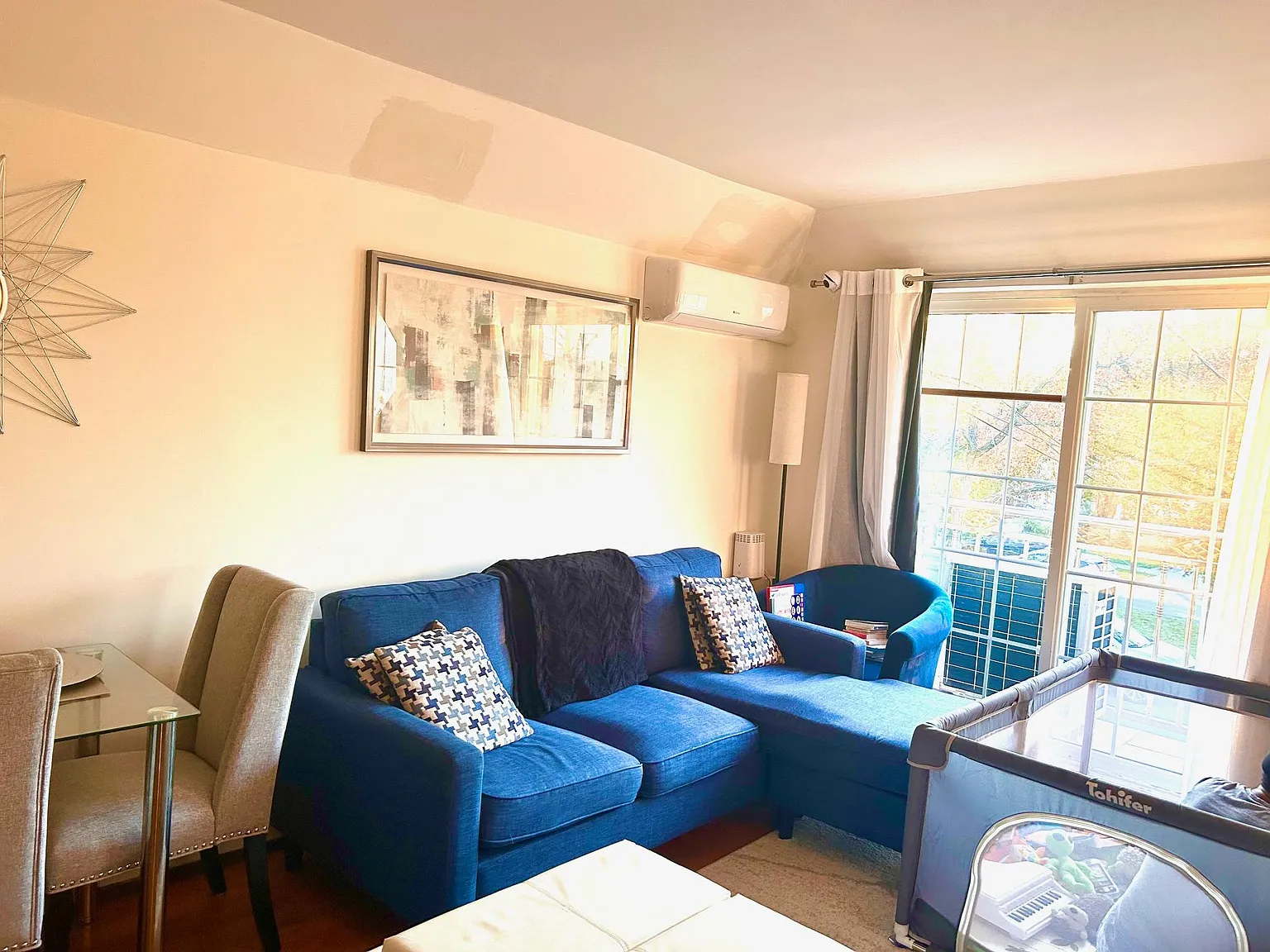 3 bed, 1055 sqft, $2,800 — Photo 1