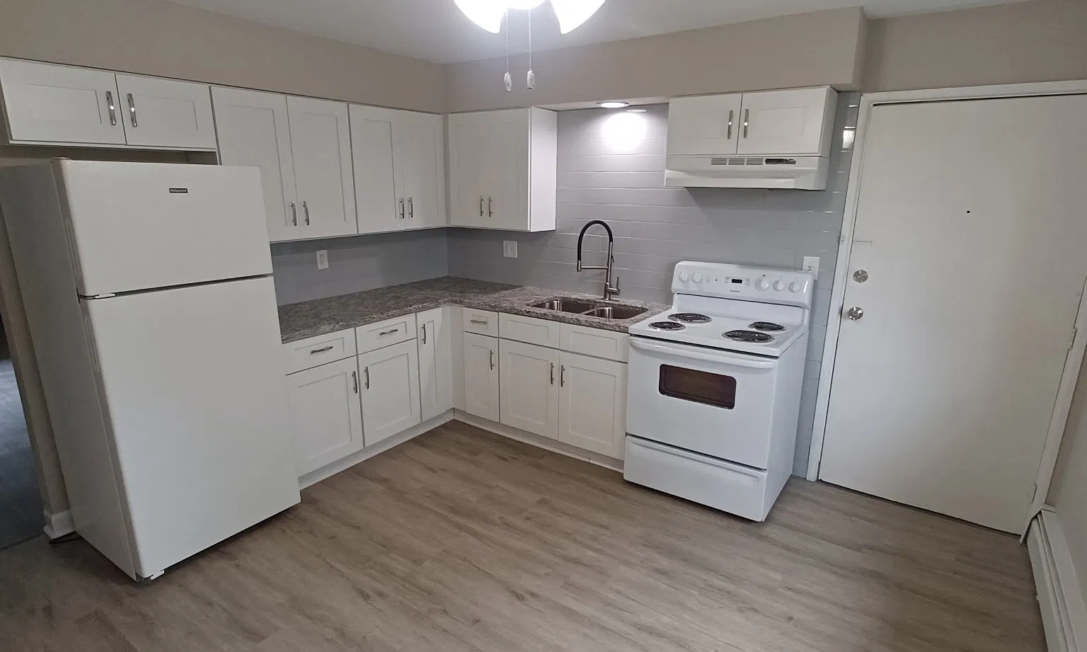 2 bed, 850 sqft, $1,250 — Photo 1