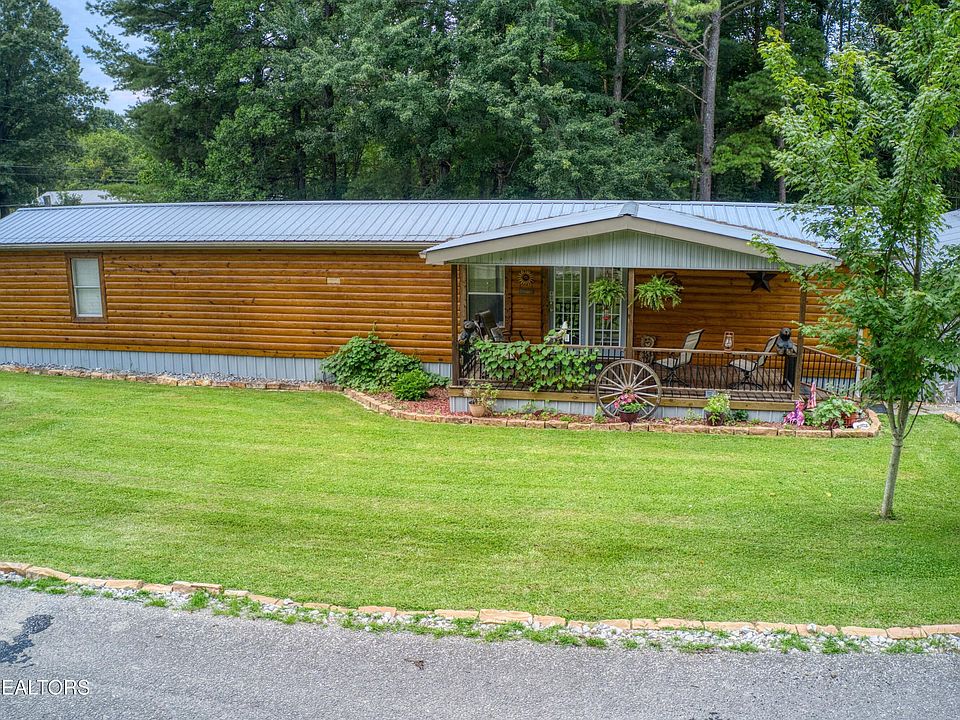 1st image of 810 Mitchell Ln