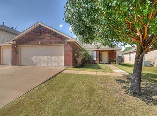 217 Quail Meadows Ln, Arlington, TX 76002