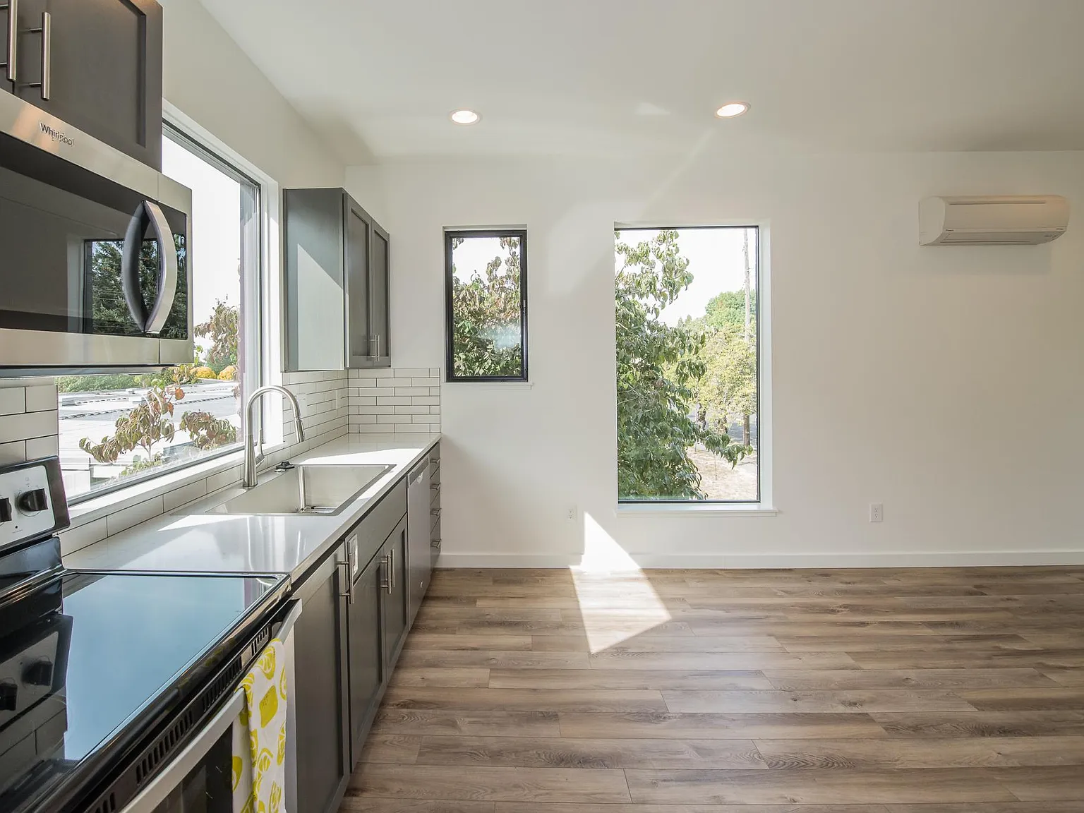 5822 SE Division St — Photo 2