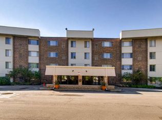 841 N York St APT 116, Elmhurst, IL 60126