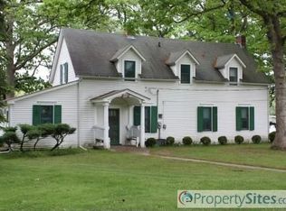 2502 Orchard Beach Rd, MCHENRY, IL 60050