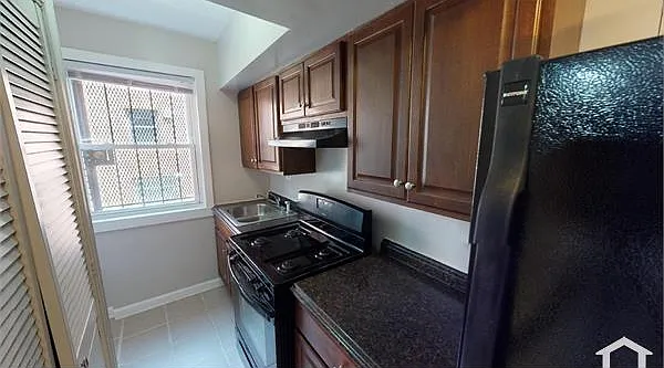 810 Chesapeake St SE #101 — Photo 7
