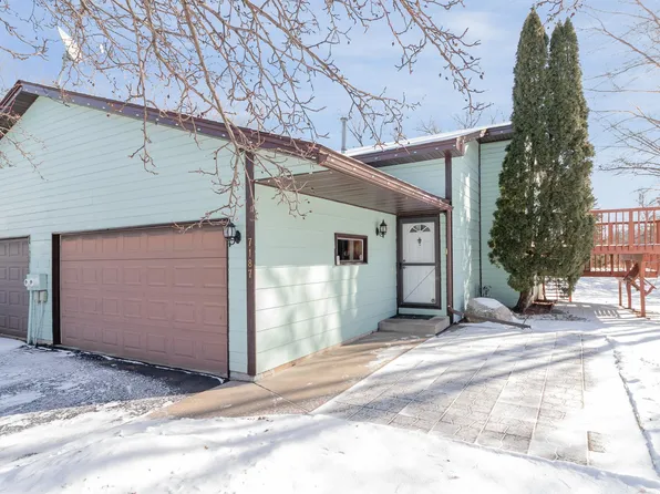 7187 17th St N, Oakdale, MN 55128