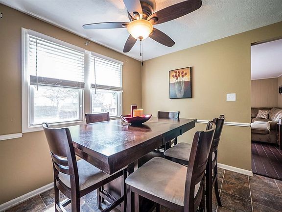4th image of 3932 Oakhurst Dr