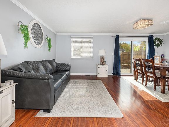 5th image of 499 Halifax Cir