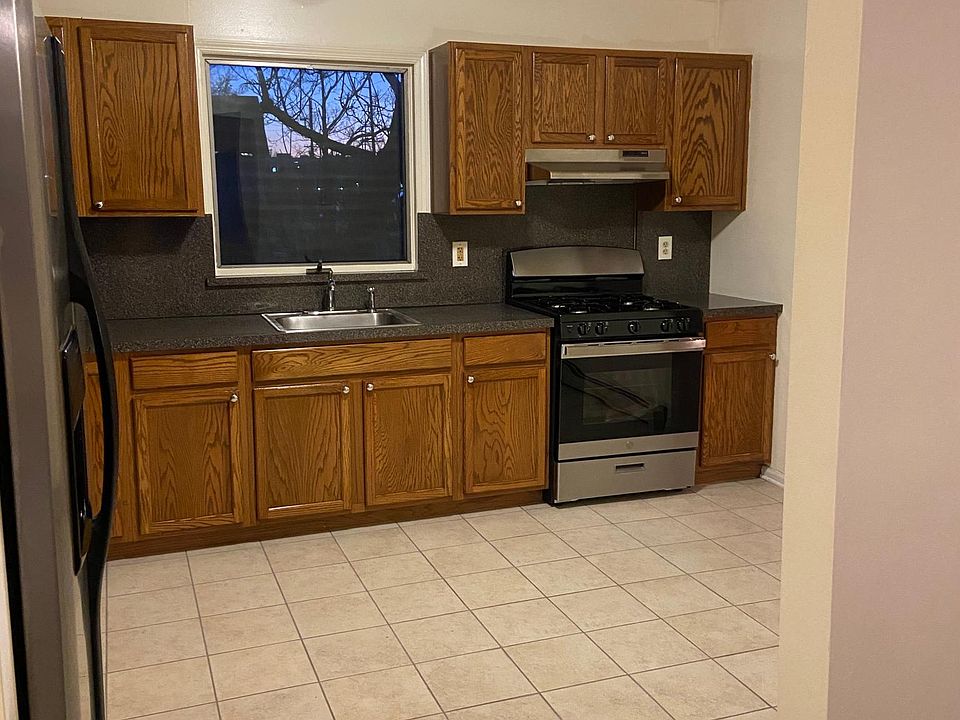 1st image of 266 Cortlandt St Floor 2