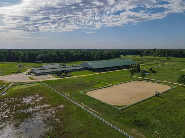 9141 Hasty Rd, Laurinburg, NC 28352