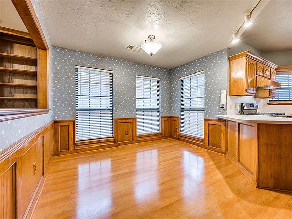 5th image of 11619 Zandra Ave