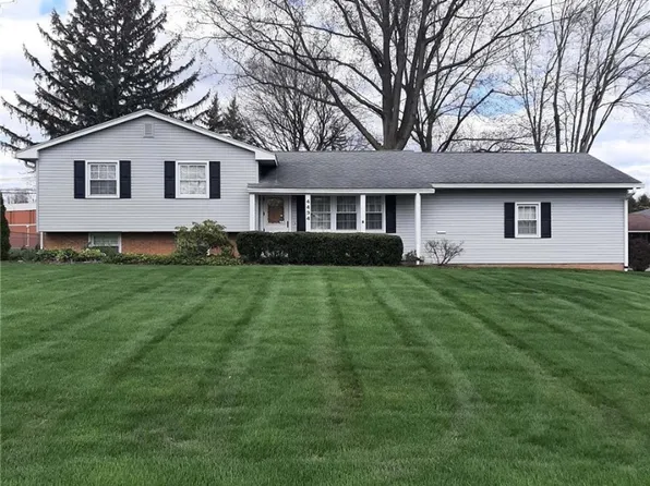 4434 Woodridge Dr, Youngstown, OH 44515