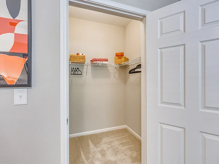 Vintage Retreat Apartments — Photo 10