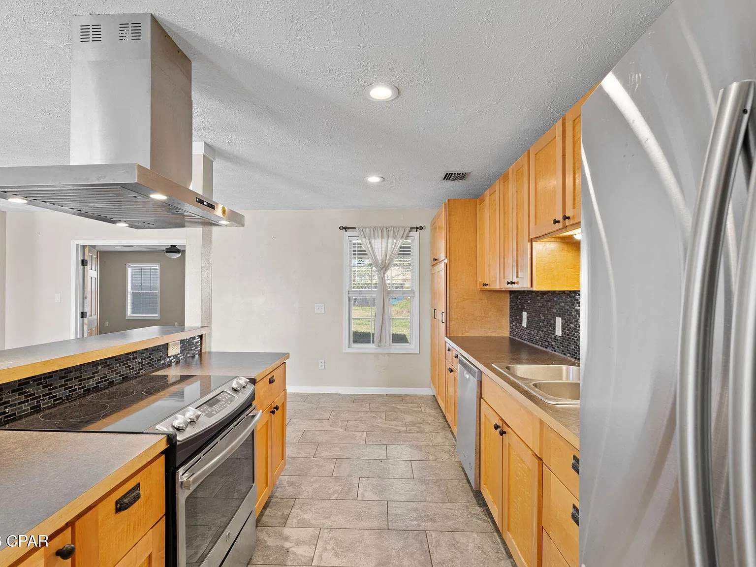 4 bed, 2.5 bath, 1798 sqft, $2,400 — Photo 4