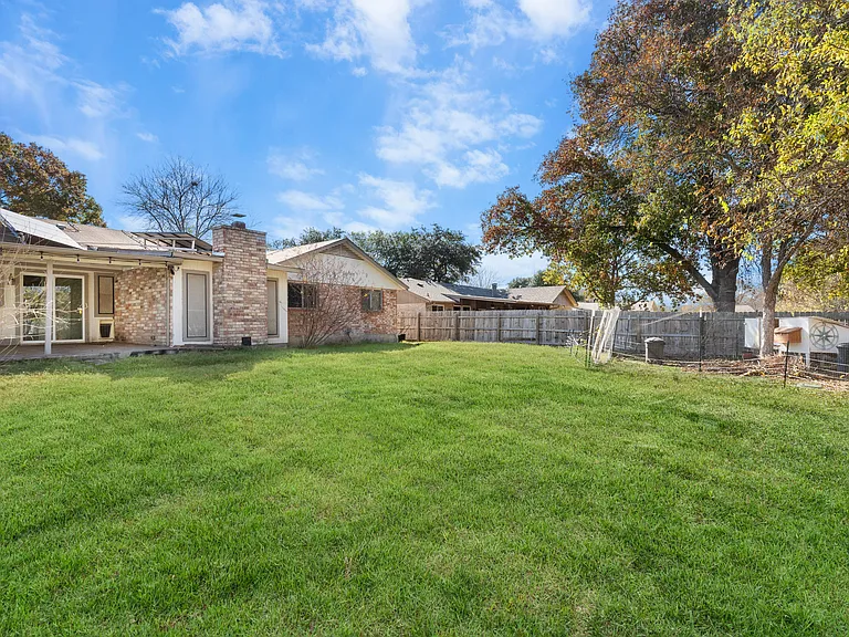 7319 Whithers Ln — Photo 20