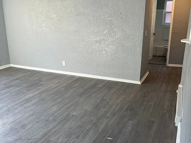 4056 Reading Rd — Photo 32