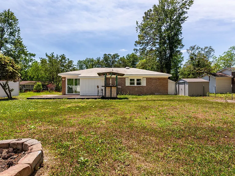4070 Long Line Ln — Photo 32