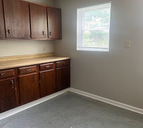 2nd image of 1310 Manss Ave #2
