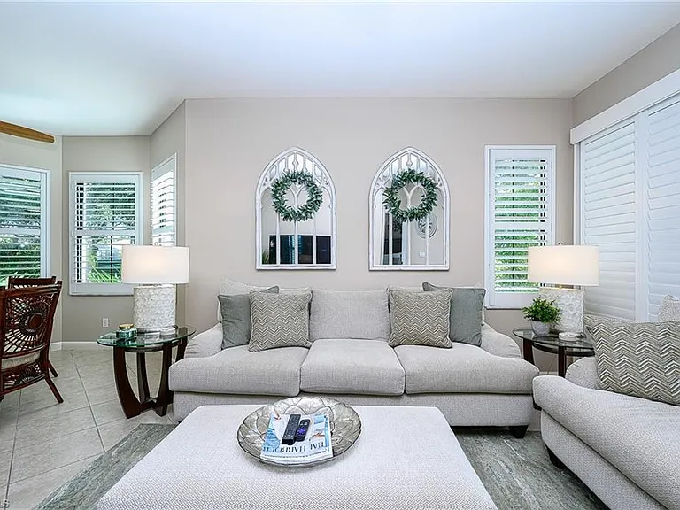 2371 Ravenna Blvd #101 — Photo 3