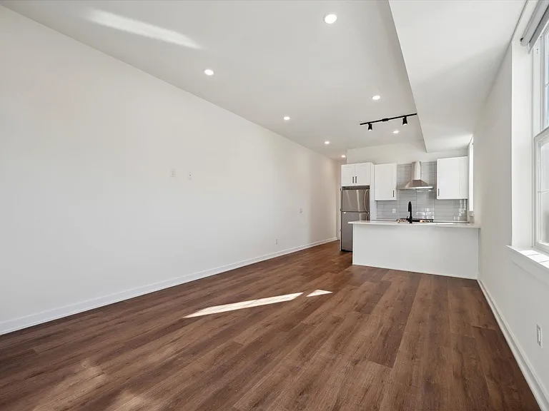 Aston Lofts — Photo 31