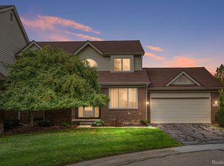 5116 Simpson Lake Rd, West Bloomfield, MI 48323