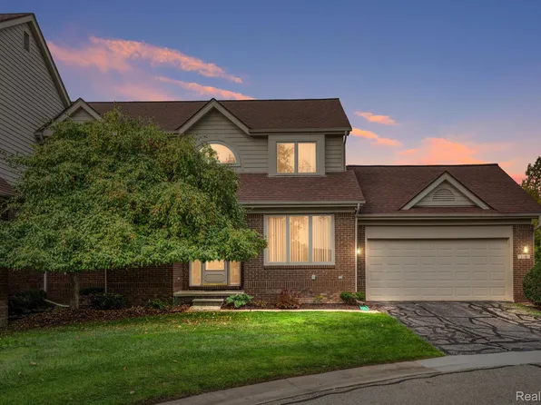 5116 Simpson Lake Rd, West Bloomfield, MI 48323