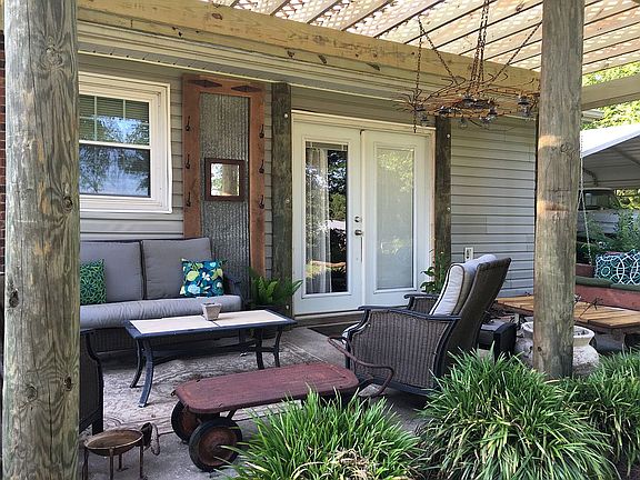 Patio/doors to MB
