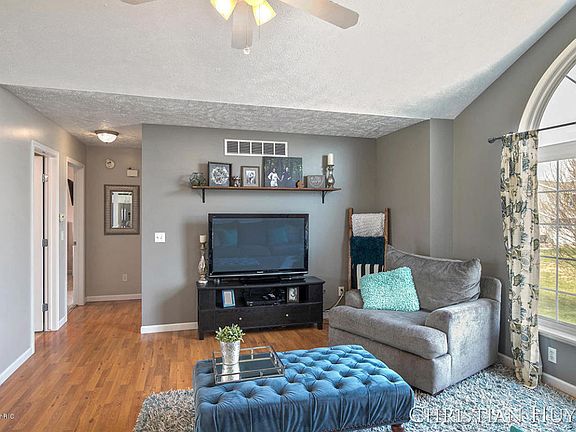 5th image of 8873 Marabella Ct NE