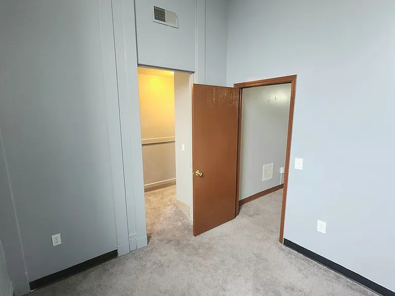 681 Brown St — Photo 13