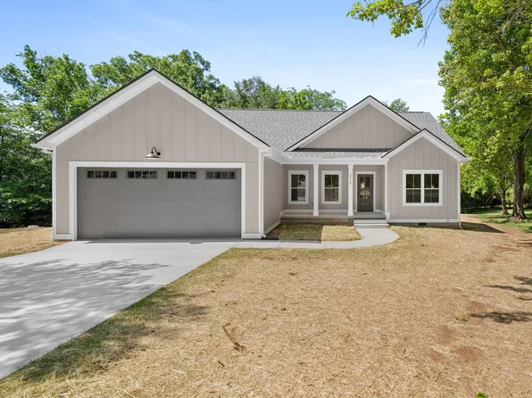 275 Brookfield Cir, Winchester, TN 37398