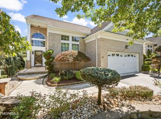 28 Shoemaker Rd, Manalapan, NJ 07726