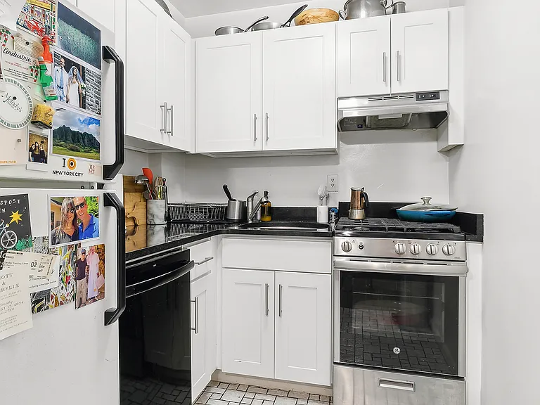 59 E 74th St #4 — Photo 4