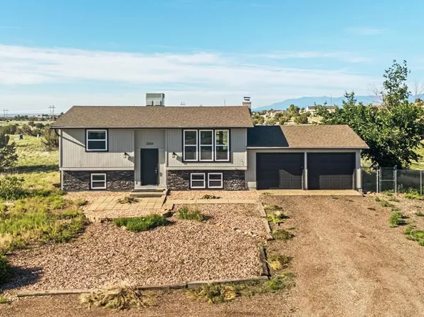 2054 W Locoweed Dr, Pueblo West, CO 81007