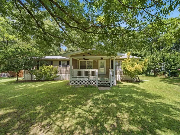 7033 E Peach Rd, Ridgeway, SC 29130