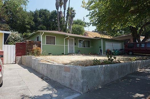 2nd image of 3551 Oakleaf Dr